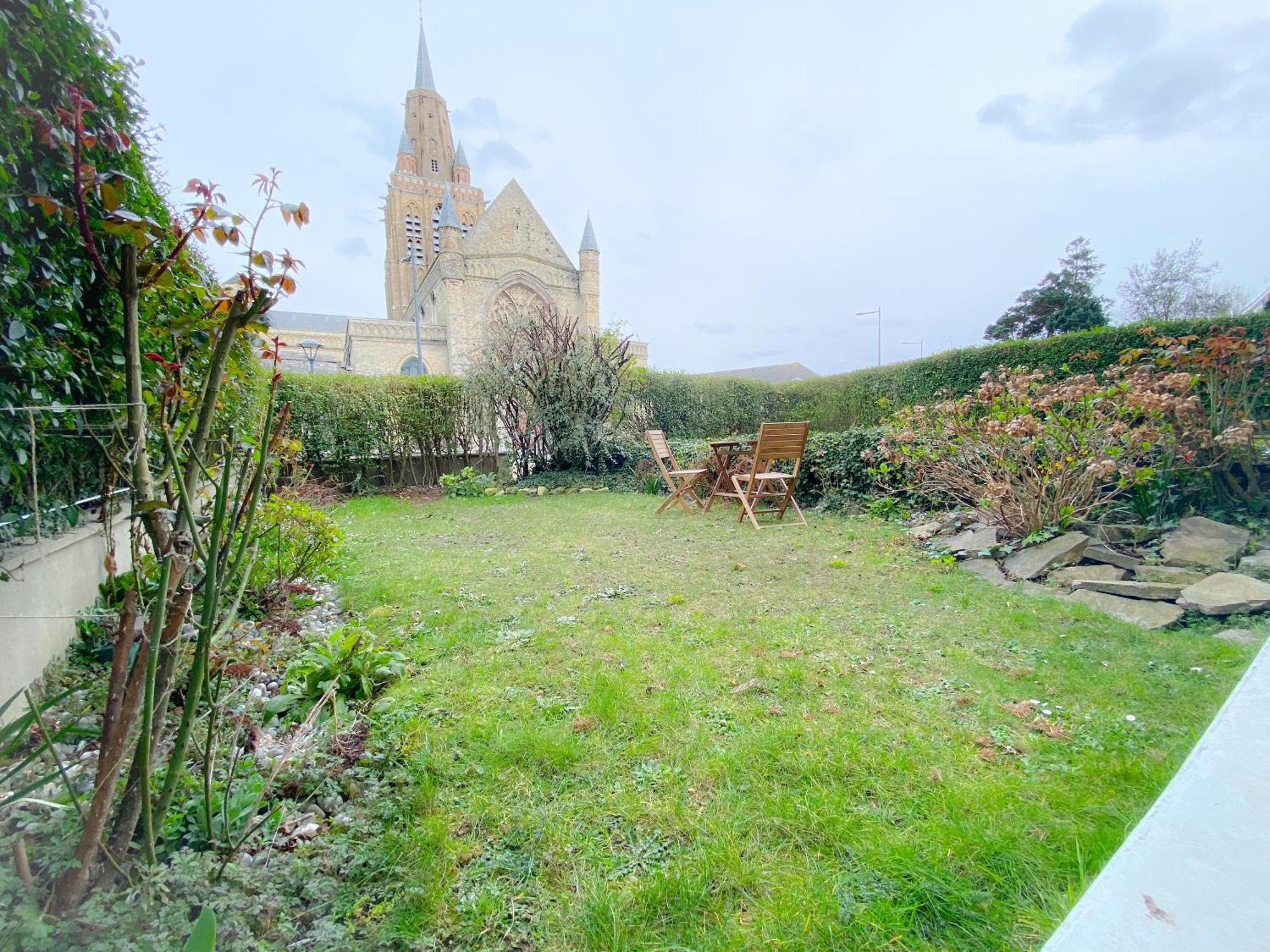 Le Notre Dame Maison Spacieuse Avec Jardin Calais Exterior foto